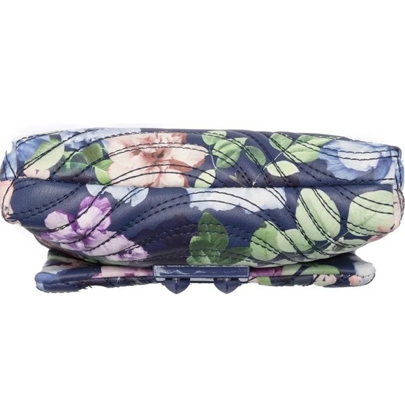 betsey Johnson Ellie Quilted Crossbody Navy Floral NWT - Picture 5 of 5